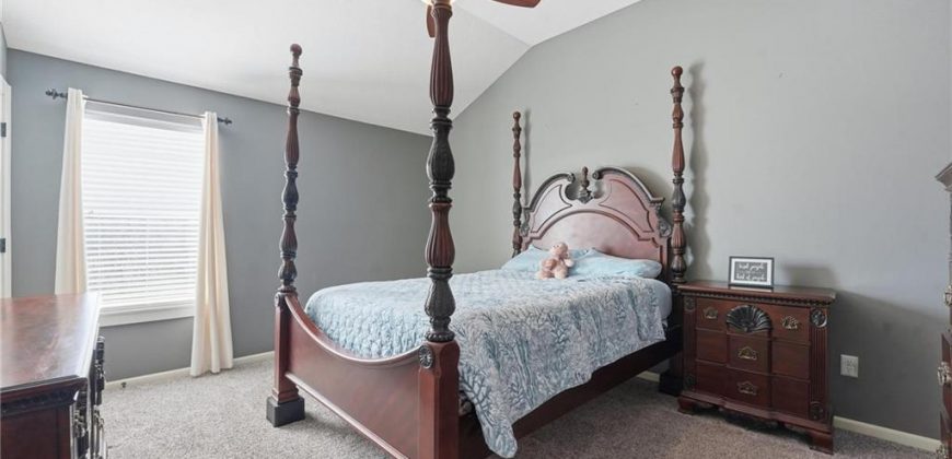 Homes for Sale in Parkville, MO 64152 | 5950  Thousand Oaks Drive