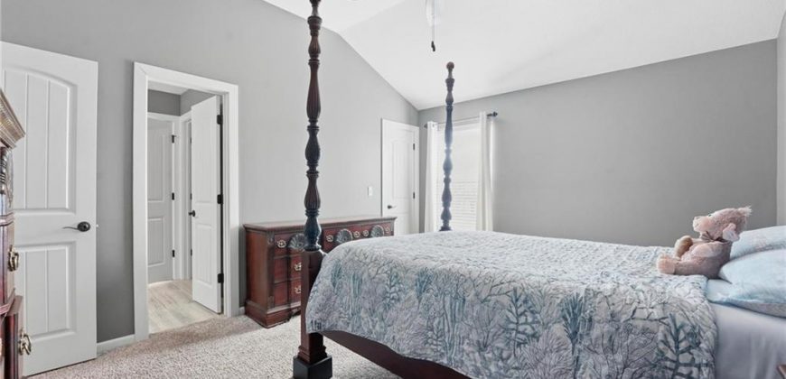 Homes for Sale in Parkville, MO 64152 | 5950  Thousand Oaks Drive