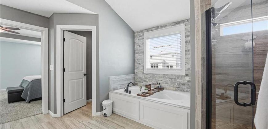 Homes for Sale in Parkville, MO 64152 | 5950  Thousand Oaks Drive