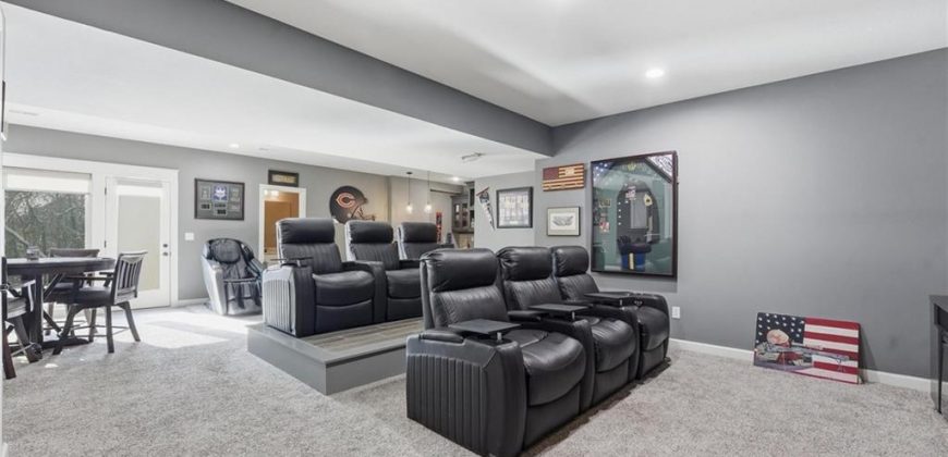 Homes for Sale in Parkville, MO 64152 | 5950  Thousand Oaks Drive