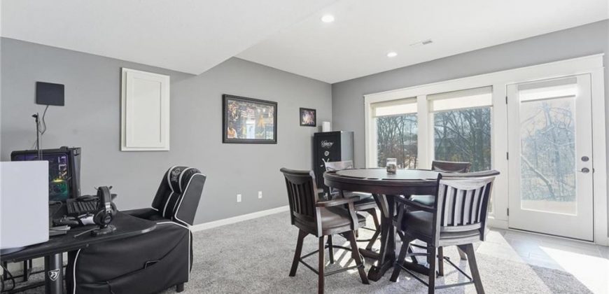 Homes for Sale in Parkville, MO 64152 | 5950  Thousand Oaks Drive