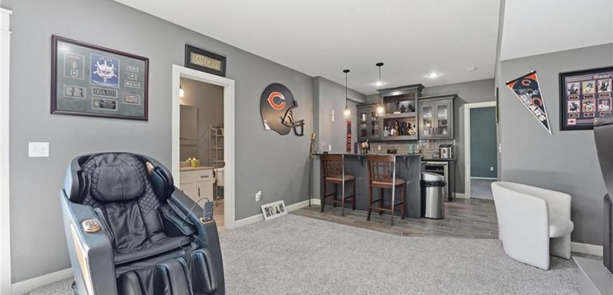 Homes for Sale in Parkville, MO 64152 | 5950  Thousand Oaks Drive