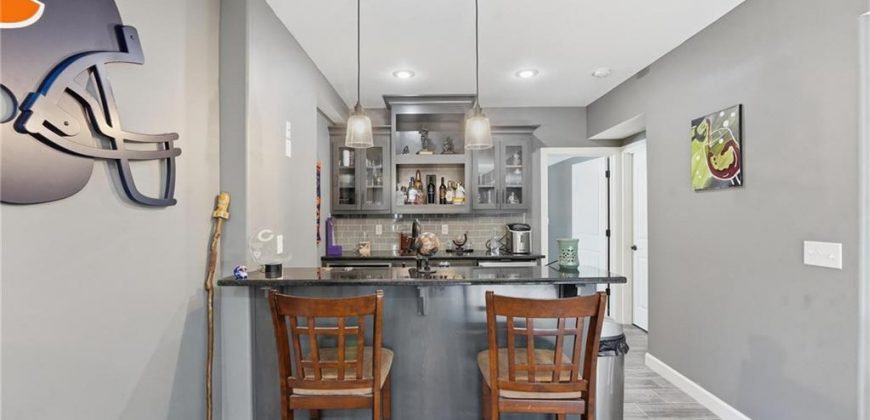 Homes for Sale in Parkville, MO 64152 | 5950  Thousand Oaks Drive