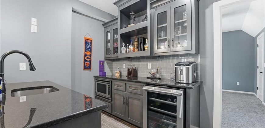 Homes for Sale in Parkville, MO 64152 | 5950  Thousand Oaks Drive