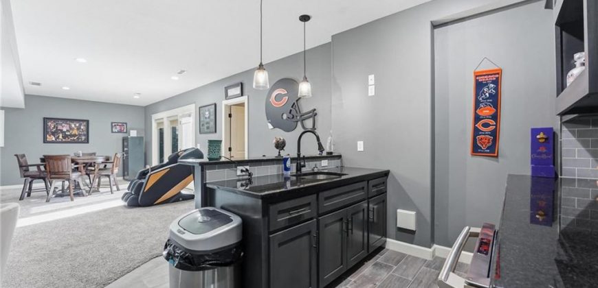 Homes for Sale in Parkville, MO 64152 | 5950  Thousand Oaks Drive