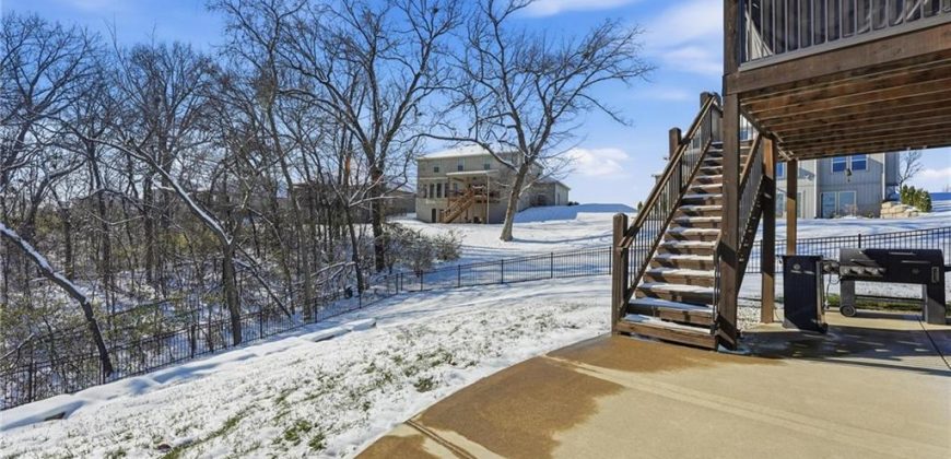 Homes for Sale in Parkville, MO 64152 | 5950  Thousand Oaks Drive