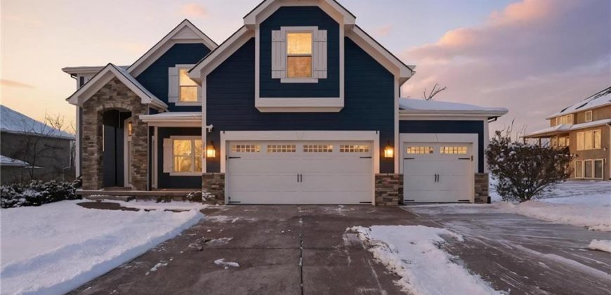 Homes for Sale in Parkville, MO 64152 | 5950  Thousand Oaks Drive