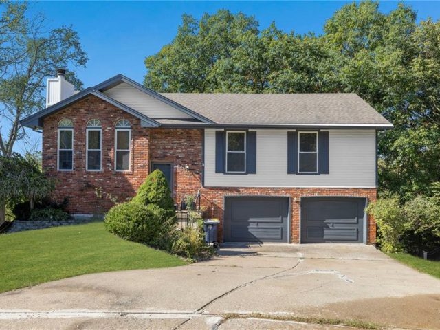 Homes for Sale in Kansas City, MO 64151 | 5826 N Delta Avenue