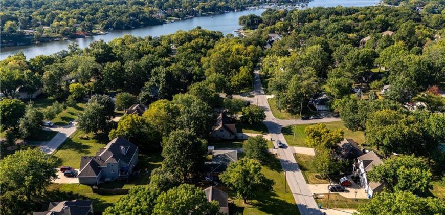 Homes for Sale in Weatherby Lake, MO 64152 | 8201 NW Potomac Avenue