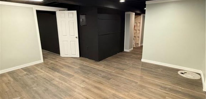 Homes for Sale in Liberty, MO 64068 | 320 N Fairview Avenue