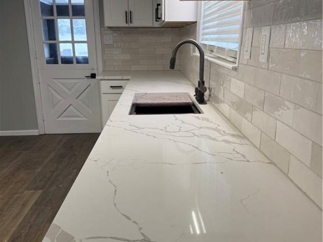 Homes for Sale in Liberty, MO 64068 | 320 N Fairview Avenue