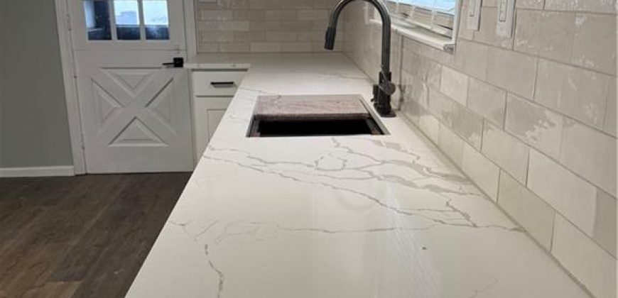 Homes for Sale in Liberty, MO 64068 | 320 N Fairview Avenue