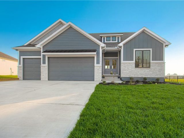 Homes for Sale in Kearney, MO 64060 | 2341  Fishing Lane