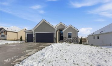 Homes for Sale in Kansas City, MO 64153 | 8215 NW 89th Terrace