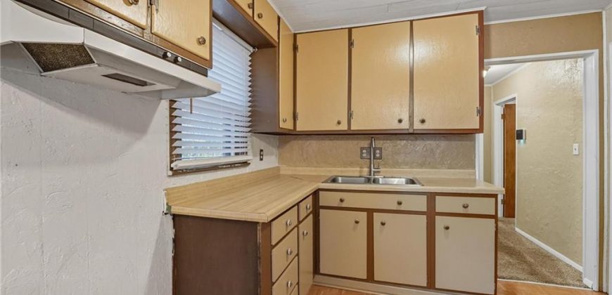 Homes for Sale in Gladstone, MO 64119 | 3712 NE 57th Terrace