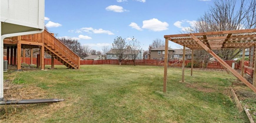 Homes for Sale in Liberty, MO 64068 | 828  Black Oak Drive