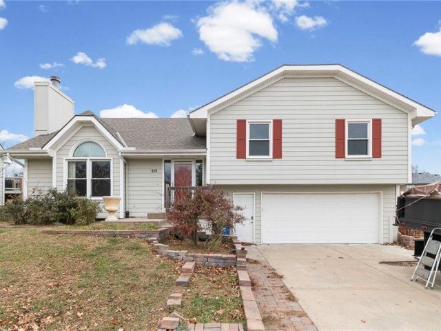 Homes for Sale in Liberty, MO 64068 | 828  Black Oak Drive