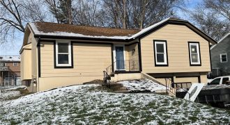 Homes for Sale in Pleasant Valley, MO 64068 | 8702 N Linda Lane