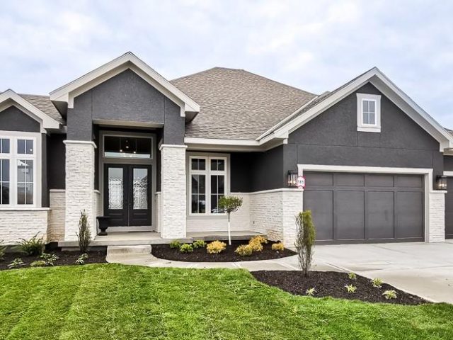 Homes for Sale in Kansas City, MO 64151 | 5807 N Lucerne Avenue