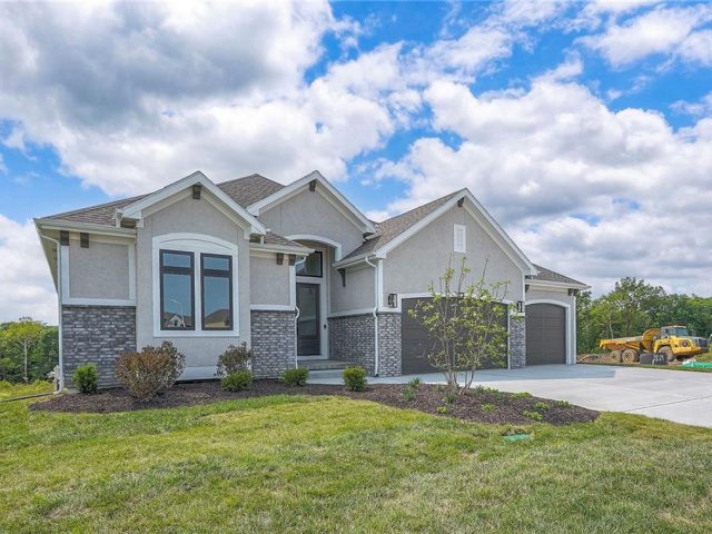 Homes for Sale in Kansas City, MO 64153 | 8212 NW 89th Terrace