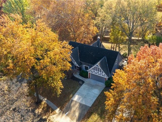 Homes for Sale in Kansas City, MO 64116 | 101 NW 44th Street