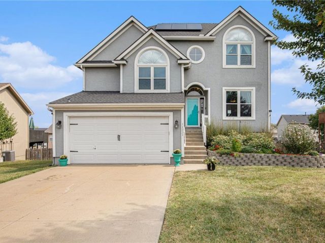 Homes for Sale in Kansas City, MO 64155 | 11231 N Summit Street