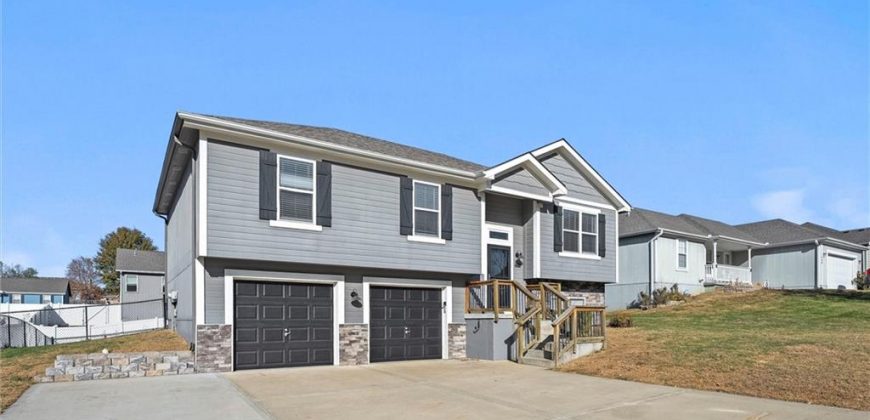 Homes for Sale in Smithville, MO 64089 | 1006  Buttercup Street