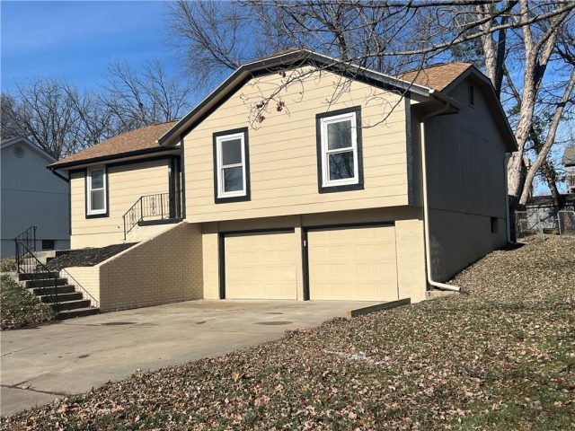 Homes for Sale in Pleasant Valley, MO 64068 | 8702 N Linda Lane