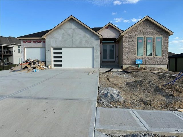 Homes for Sale in Kansas City, MO 64153 | 8203 NW 89th Terrace