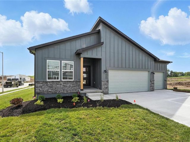 Homes for Sale in Kansas City, MO 64155 | 10523 N Jarboe Street