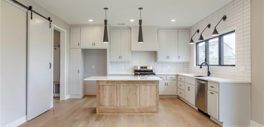 Homes for Sale in Liberty, MO 64068 | 1912  Longview Drive