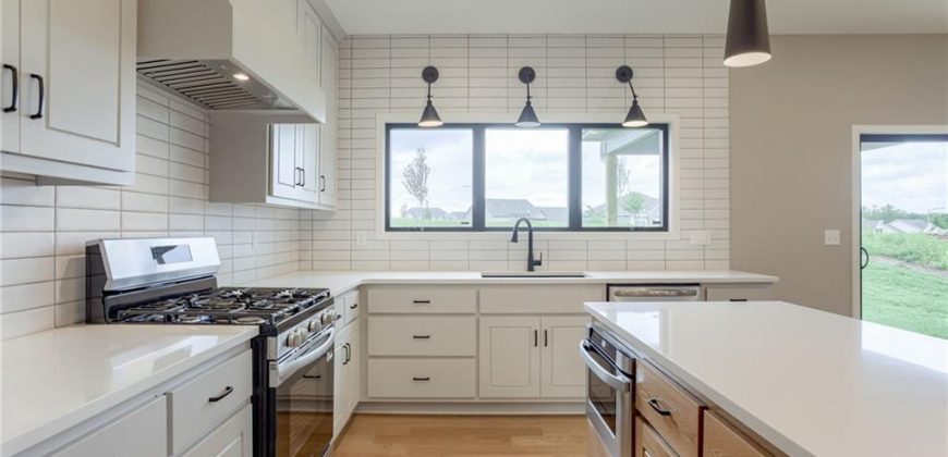 Homes for Sale in Liberty, MO 64068 | 1912  Longview Drive