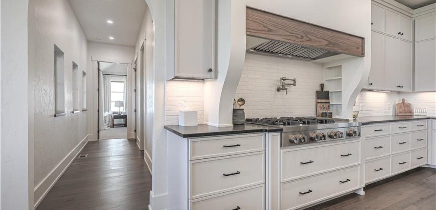 Homes for Sale in Kansas City, MO 64157 | 8512 N Booth Avenue