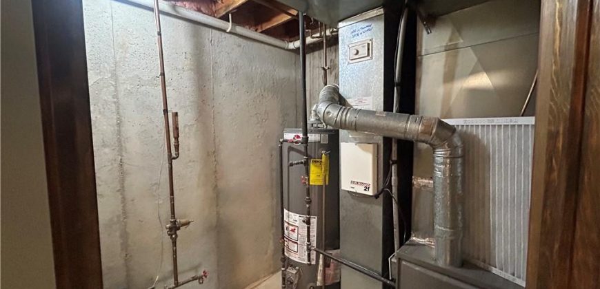 Homes for Sale in Kansas City, MO 64151 | 5642 N Ames Avenue