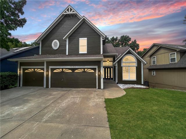 Homes for Sale in Kansas City, MO 64151 | 5642 N Ames Avenue