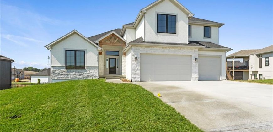 Homes for Sale in Kearney, MO 64060 | 13703  Clover Court