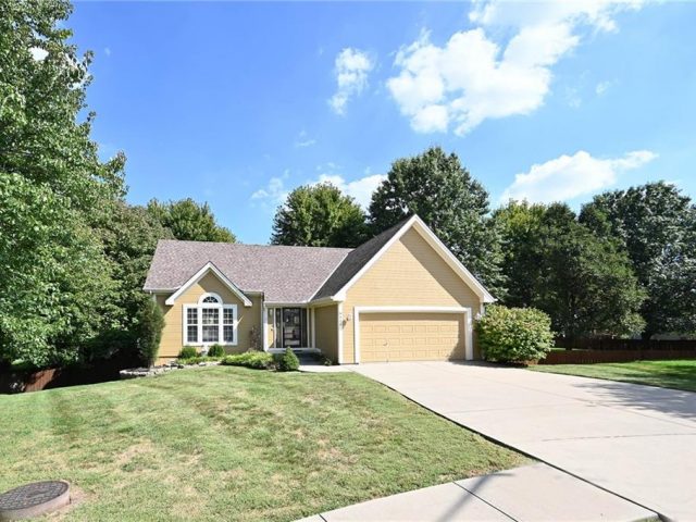 Homes for Sale in Kansas City, MO 64154 | 9115 N Camden Avenue