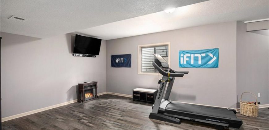 Homes for Sale in Kansas City, MO 64119 | 6131 N Elmwood Avenue