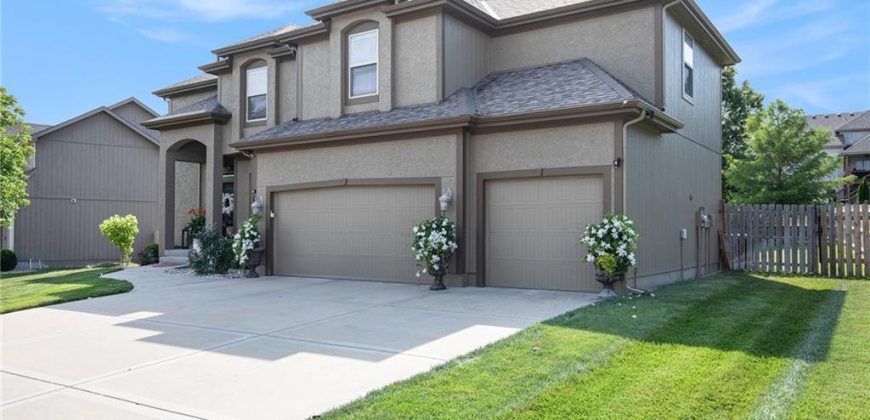 Homes for Sale in Kansas City, MO 64119 | 6131 N Elmwood Avenue