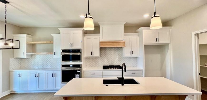 Homes for Sale in Liberty, MO 64068 | 1913  Longview Drive