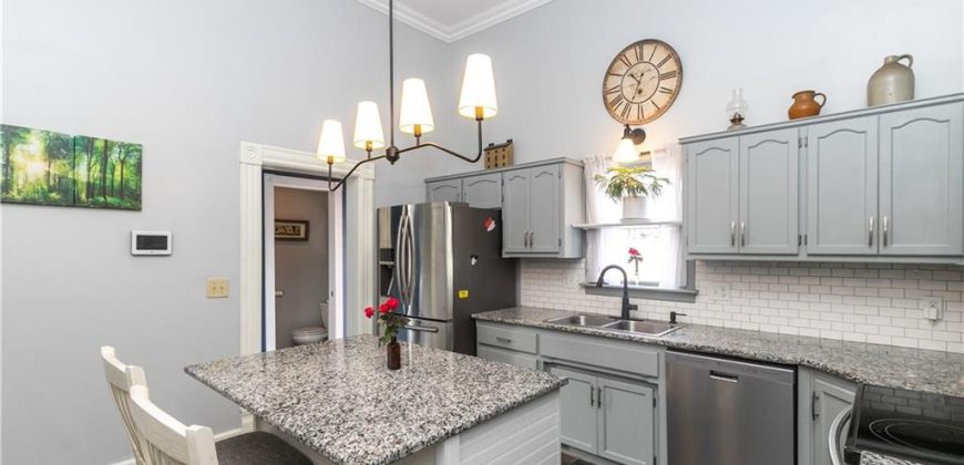 Homes for Sale in Liberty, MO 64068 | 402 N Leonard Street