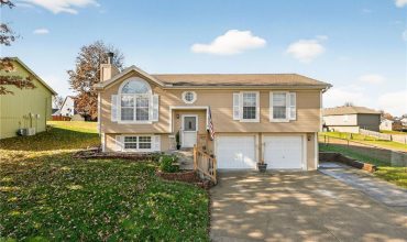 Homes for Sale in Kearney, MO 64060 | 806  Pine Crest Avenue