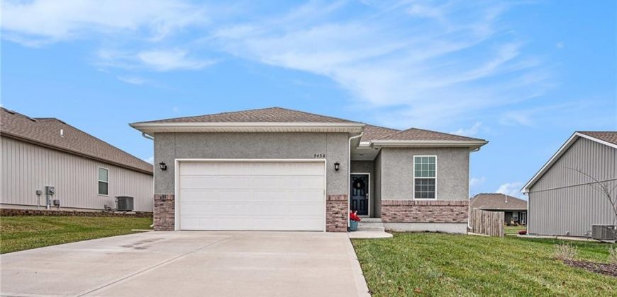 Homes for Sale in Kansas City, MO 64154 | 9458 N Lenox Avenue