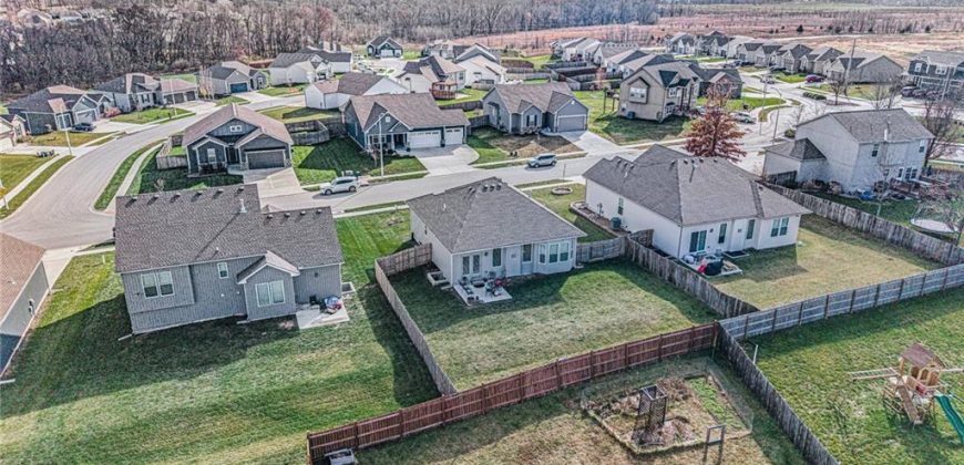 Homes for Sale in Kansas City, MO 64154 | 9458 N Lenox Avenue