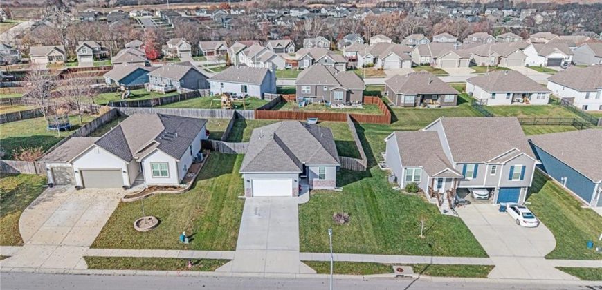 Homes for Sale in Kansas City, MO 64154 | 9458 N Lenox Avenue