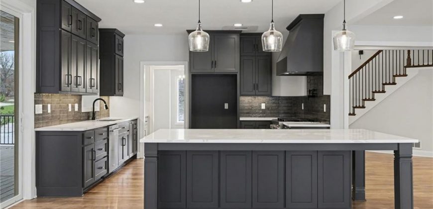 Homes for Sale in Parkville, MO 64152 | 11105 NW 77th Terrace