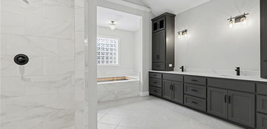 Homes for Sale in Parkville, MO 64152 | 11105 NW 77th Terrace