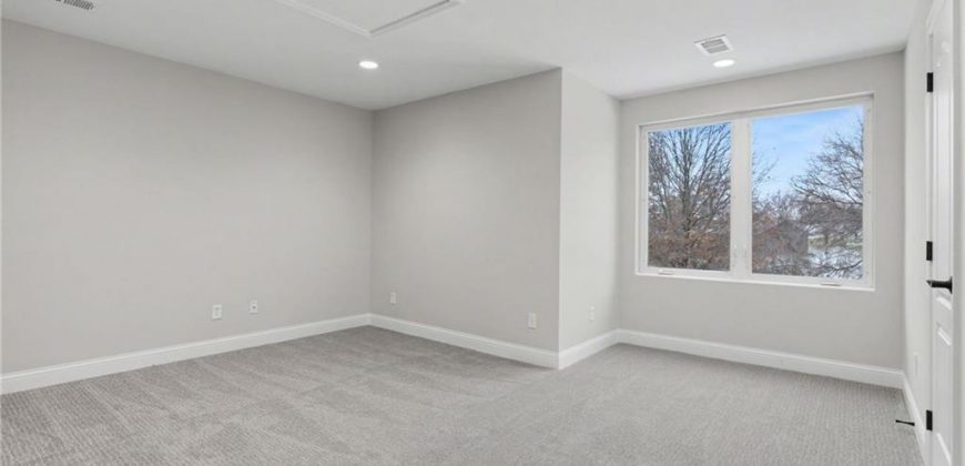 Homes for Sale in Parkville, MO 64152 | 11105 NW 77th Terrace