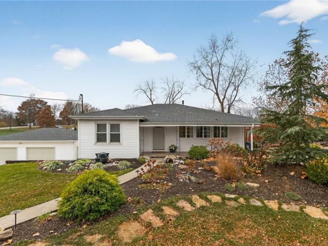 Homes for Sale in Kansas City, MO 64152 | 8116 NW Hampton Road