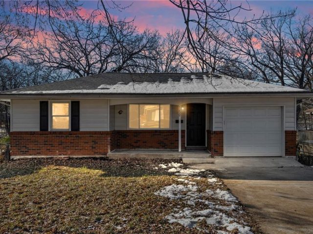 Homes for Sale in Kansas City, MO 64119 | 5232 N Palmer Avenue